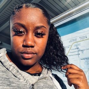 Meet your Posher, Ariana